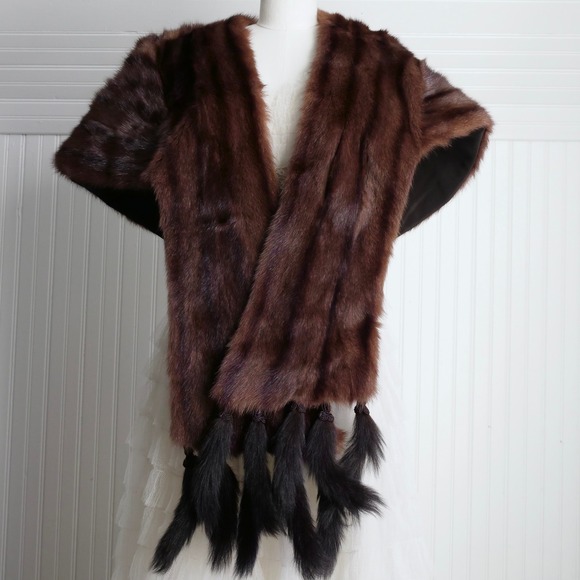 Soft vintage mink cape with tails - Picture 1 of 8